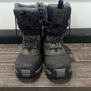 North Face men’s snow boots